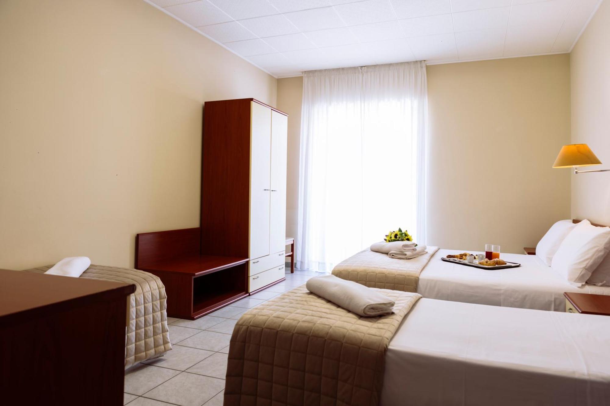 Hotel Leon - Ristorante Al Cavallino Rosso San Giovanni Rotondo Kültér fotó