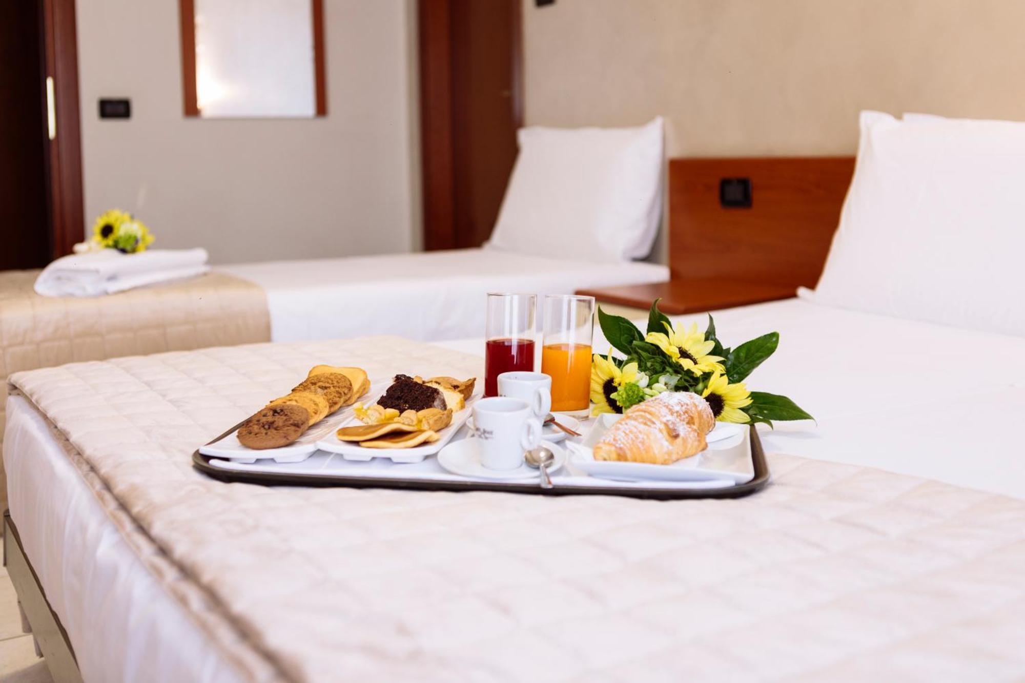 Hotel Leon - Ristorante Al Cavallino Rosso San Giovanni Rotondo Kültér fotó