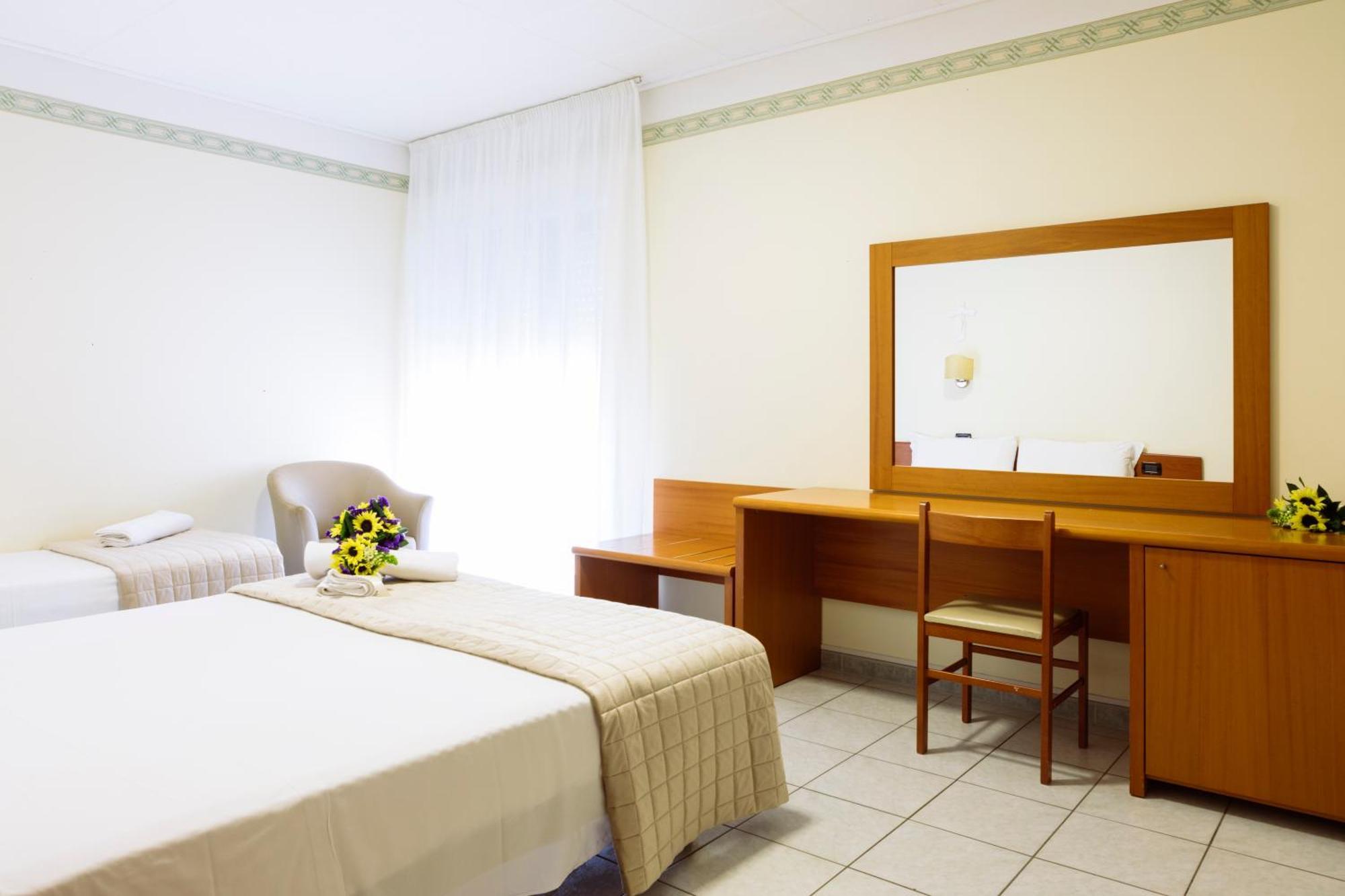 Hotel Leon - Ristorante Al Cavallino Rosso San Giovanni Rotondo Kültér fotó