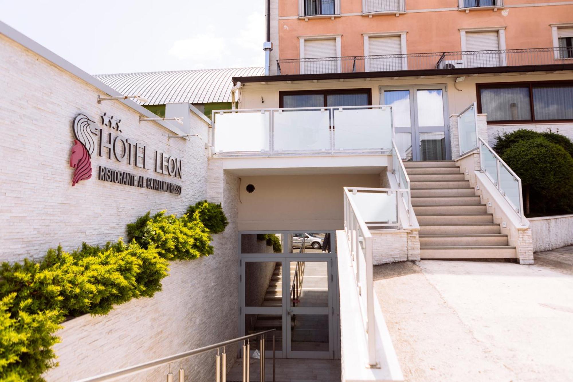 Hotel Leon - Ristorante Al Cavallino Rosso San Giovanni Rotondo Kültér fotó
